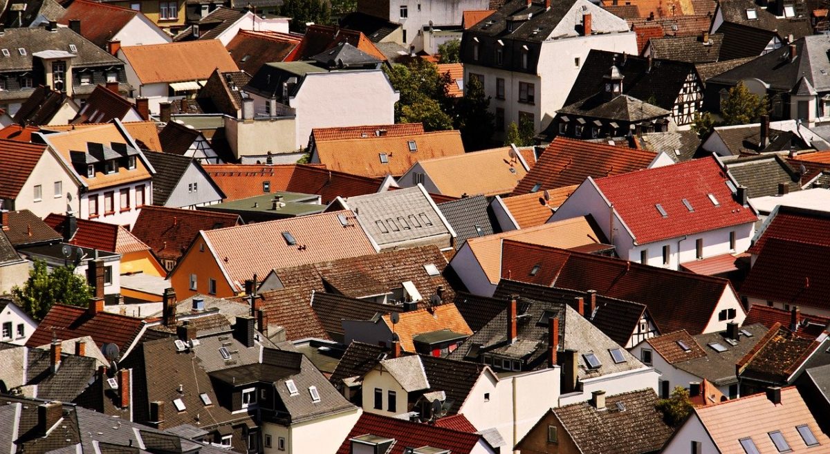 Difference Between Asphalt and Wood Roofs Roof Repair in Overland Park | New Roof in Overland Park | Overland Park Roofing Companies | Best Roofer in Overland Park | Residential Roofing Contractors in Overland Park | Commercial Roofing Contractors in Overland Park